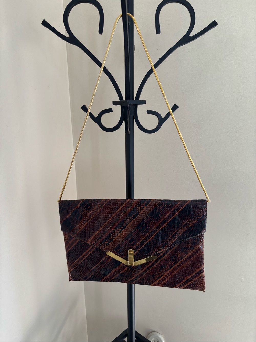 Vintage Robert Bestien Brown
Black Envelope Style Clutch Bag
- Snake Skin